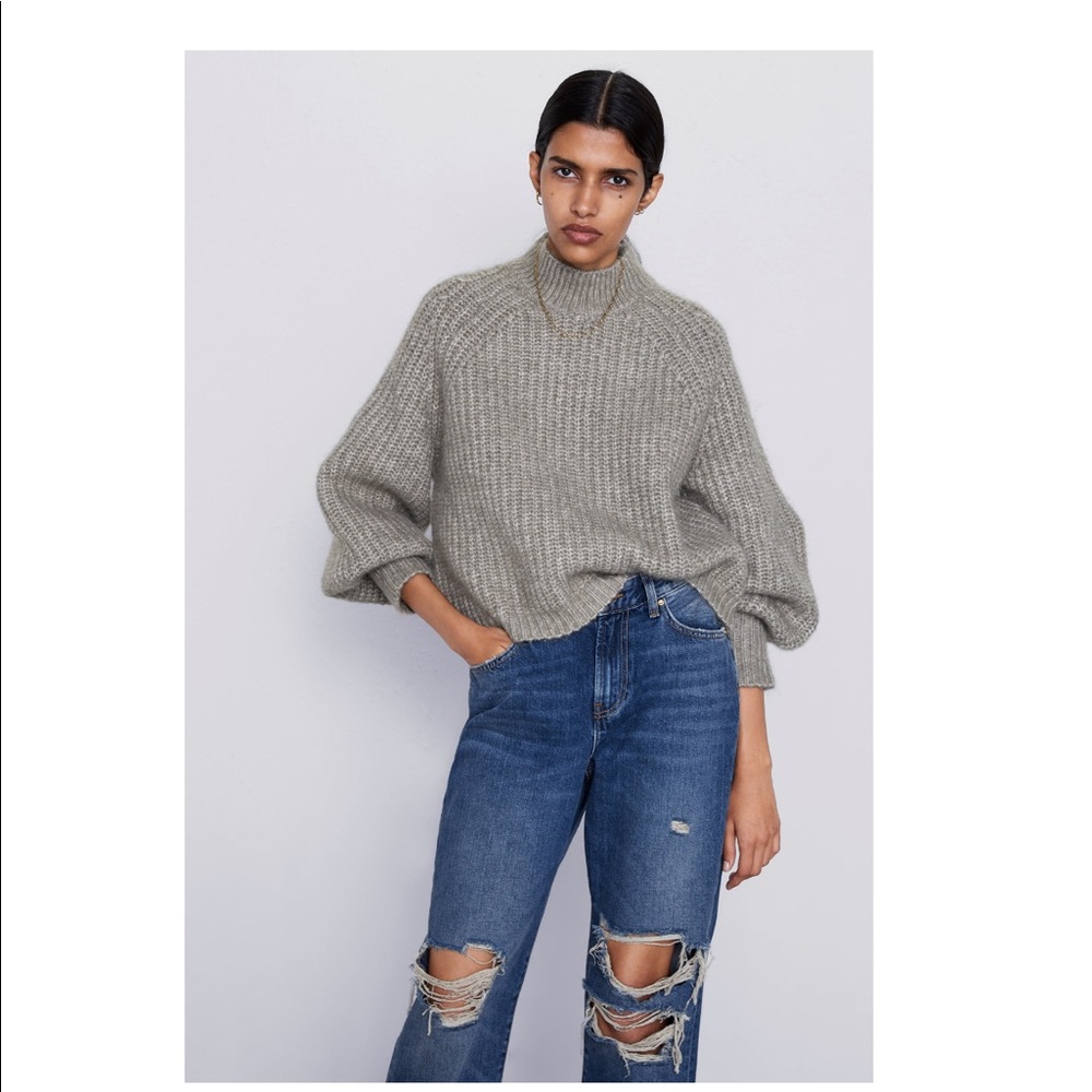 NEW!! Zara High Waisted Ripped Straight Leg Jeans - Picture 4 of 16